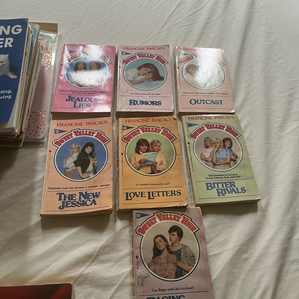 Sweet Valley High Paperback Book Lot - Pastel Covers 7 bundle
